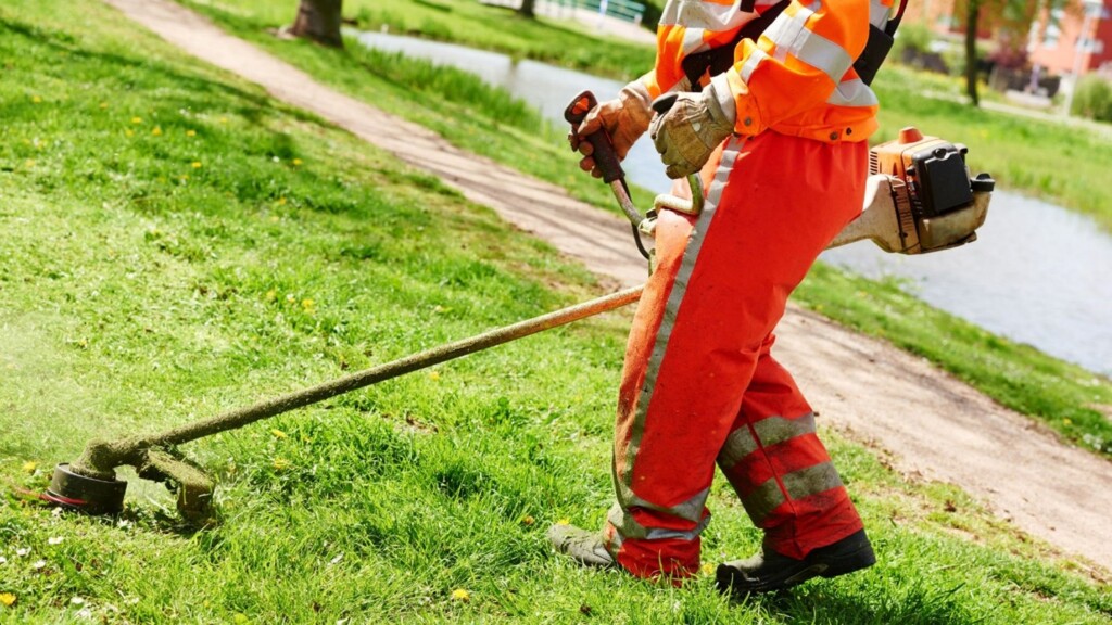 Lawn Care Services in Leawood