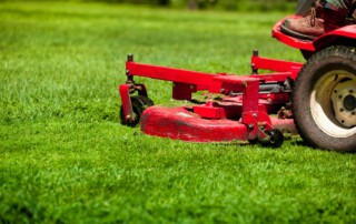 lawn care company in Leawood