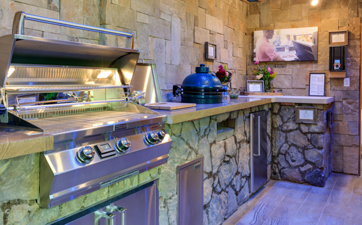 Outdoor Kitchen Design Company in Leawood
