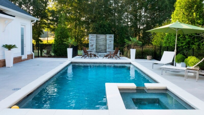 Custom Pool Design Company in Lenexa